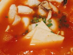 -渝是乎酸菜鱼(龙旗购物中心店)