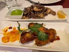 甜辣鸡翅佐以辣蒜汁-WOLFGANG PUCK KITCHEN & BAR(迪士尼小镇店)