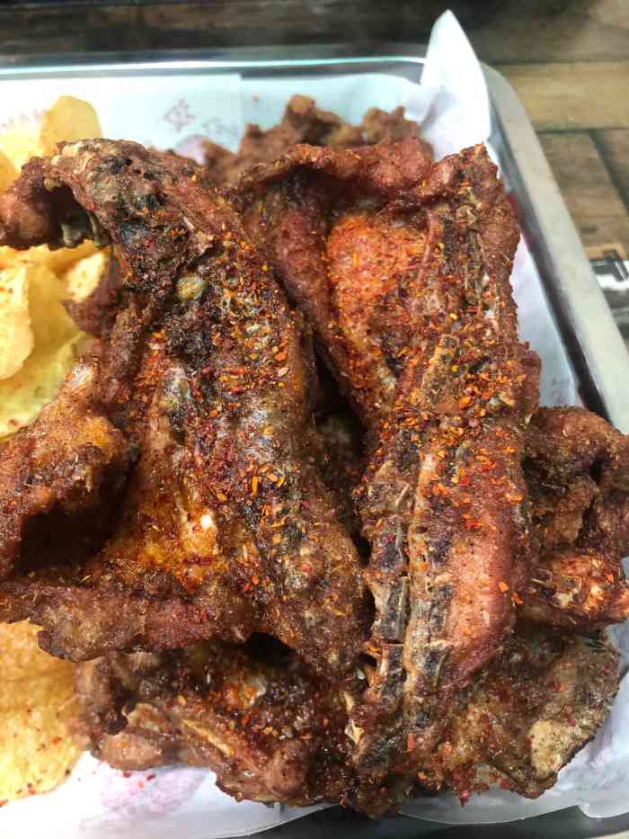 燕记荆江鸡架-"土豆片最好吃脆脆的鸡架是招牌对于我.