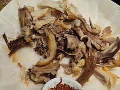 -头上红煨盐鸡·非遗院子餐厅
