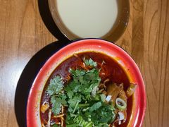 -楚东君•襄阳牛肉面牛杂煲(陆家嘴正大店)