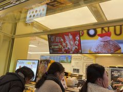 -85度C(生甜甜圈研究工坊·上海松江人民北路店)