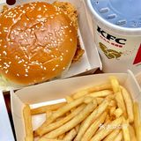 不得野性消费一把才行！家对面的kfc终于开门了！