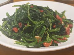 果仁菠菜-伊喜饺子·烤鸭(五道口学院路店)