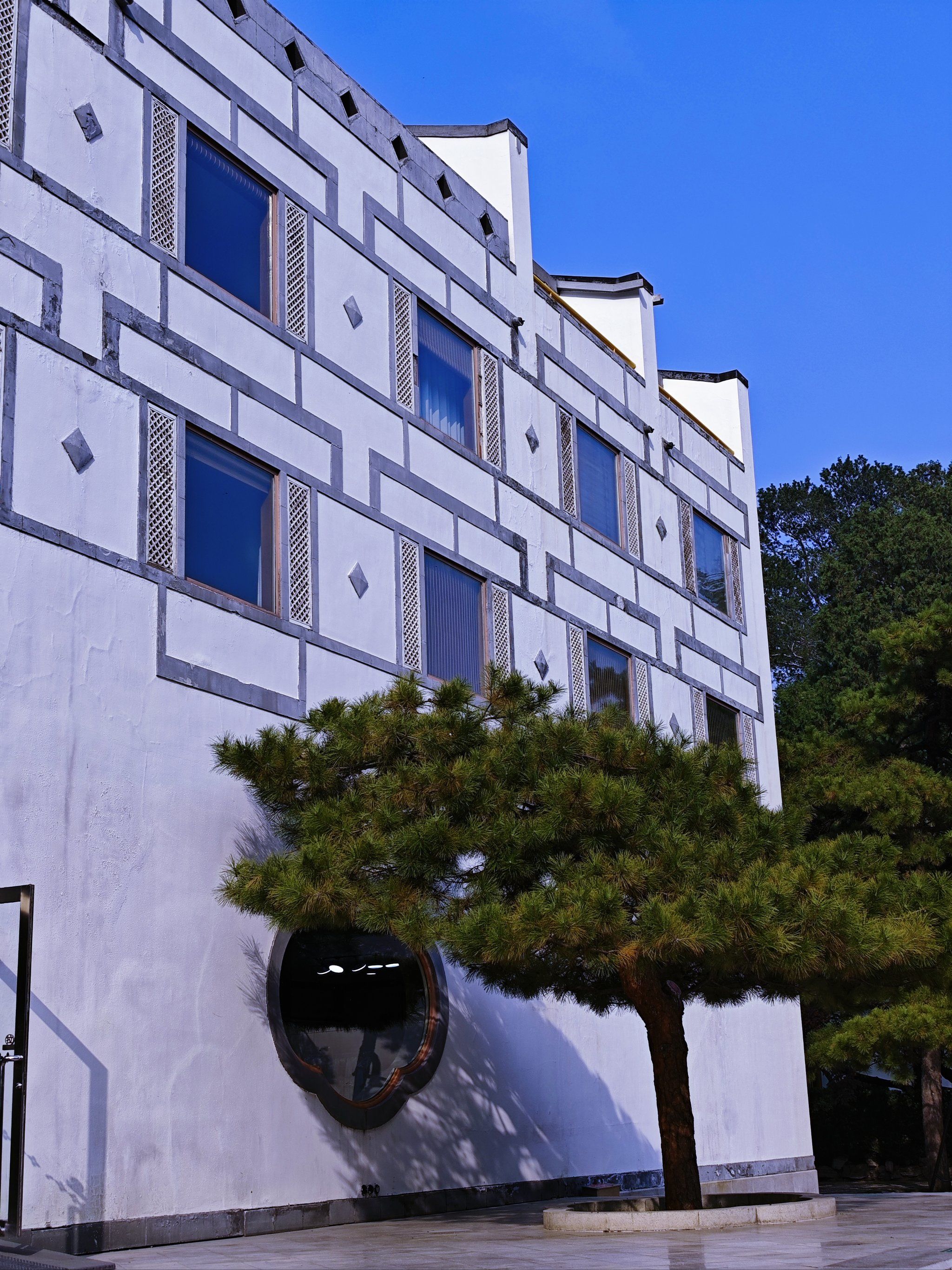 白墙灰瓦的简约之美——香山饭店