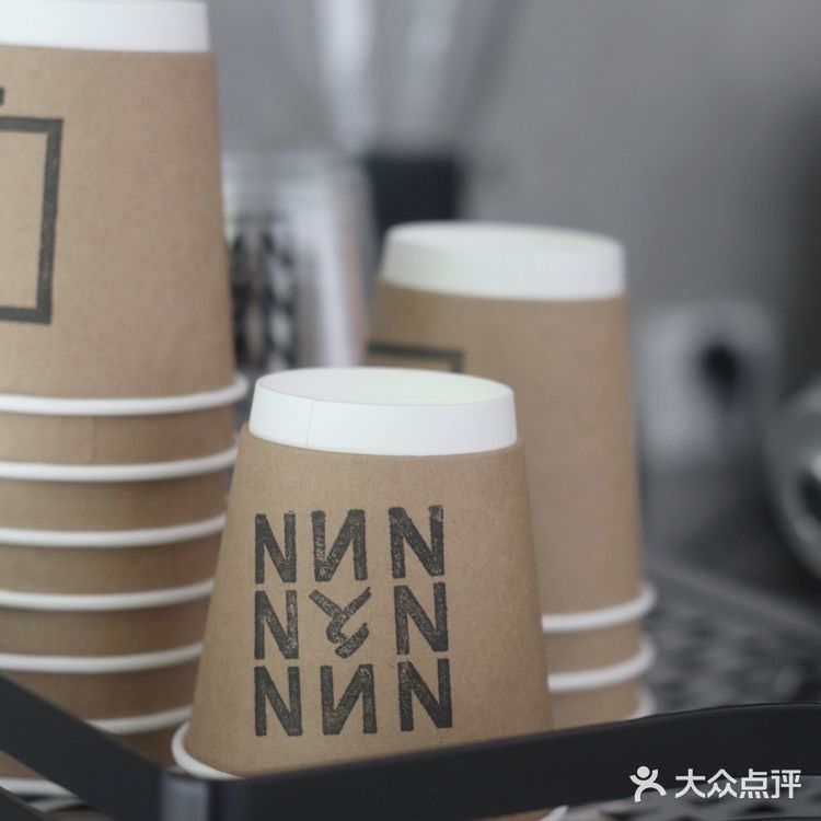 这家咖啡店 杯子也太好看了吧‼️