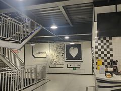 -极限PLAY运动娱乐新世界·团建派对表演休闲馆·室内高空游乐园