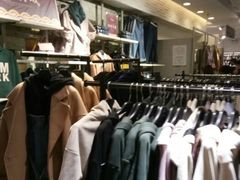 -三福时尚(三峡广场华夏银座店)