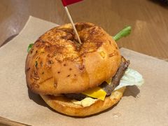霸气芝士超满足牛堡-必胜客(烟火食堂观前店)