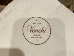 -VENCHI 闻绮(上海佛罗伦萨小镇店)