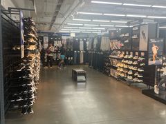 -迪卡侬(苗岭路店)