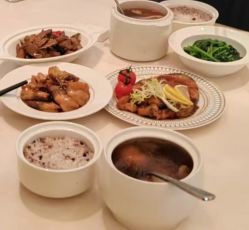 -拾玥国际月子会所(凯宾斯基店)