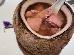 椰子八宝鸡汤-闻见中国海南菜(K11店)