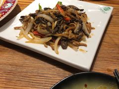 -塔哈尔·新疆盛宴(城西银泰店)