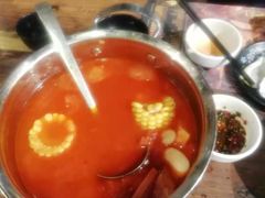 番茄牛肉汤锅-嘎嘎鸭脑壳(金沙店)