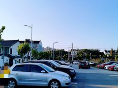 -新场古镇-停车场