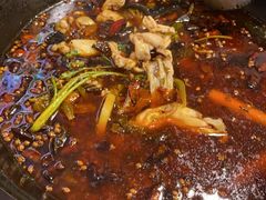 -鸿顺老铁锅美蛙鱼府(解放碑店)