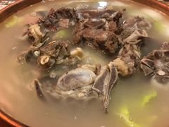 -虾弄弄海派小龙虾·牛羊蝎子火锅