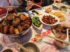 -肥肥虾庄·金牌油焖大虾(汉街SKP店)