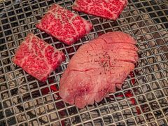 -铭牛烧肉·和牛海鲜自助(高新月牙湖店)