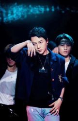 -变画·发型STUDIO