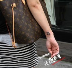-暗夜tattoo纹身工作室