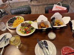 -mordew加州日记西餐&小酒馆(新天地店)