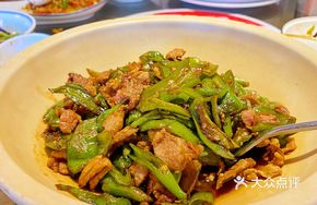 Chili Stir-fried Ningxiang Flower Pork