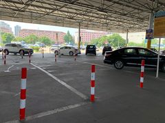 -麦德龙上海闵行商场-停车场