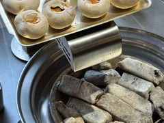 -围炉肉舍•炭烤活鳗•丹东海鲜烤肉(步行街店)