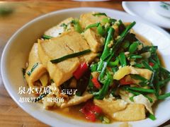 -临江餐馆二楼美食部落