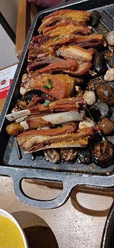 小秦川(政和路店)-"到洛阳龙门石窟旅游,顺便和十五年没见的扎.