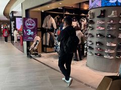 -东荟城名店仓