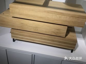 创意设计，实木可滑动设计，让收纳的拿取更方便更简洁