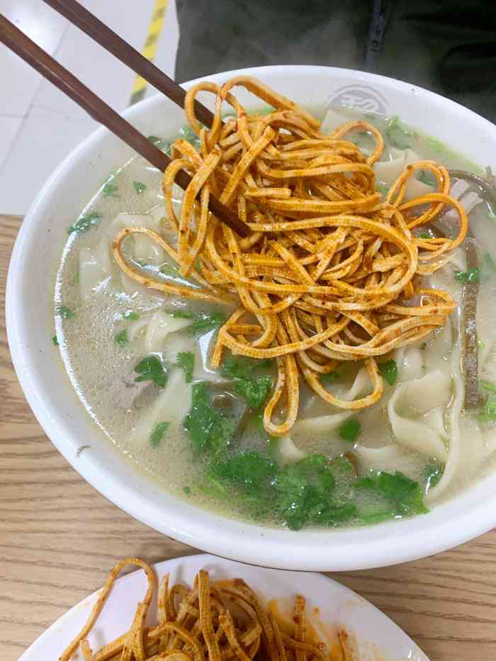 黎留义烩面馆(交通路店)-"[薄荷]环境:位于交通路永安街,居民聚集.