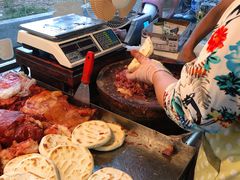 腊牛肉夹馍-杨天玉腊牛羊肉店
