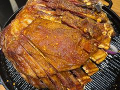 蒙艾里古法烤羊排-蒙艾里民族传统菜蒙餐