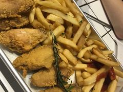 主厨特选美式风味炸鸡翅配薯条-MIKAKU(万达广场上海宝山店)