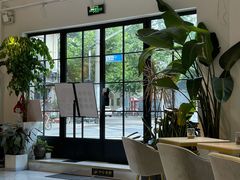 -Fridi Patisserie Cafe