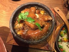 -云海肴·汽锅鸡·云南菜(天山百盛优客店)