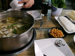 -新记印象酸菜鱼馆(天阳亲子广场店)