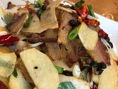-石磨豆花家常菜·牦牛排土火锅