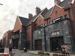 -钟书阁(松江泰晤士小镇店)