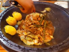 红烧肉丸子锅-晨皓祥人民公社铁锅炖菜(西华苑店)