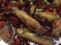 特色鸡翅中-蛙蛙叫干锅年代(簋街总店)