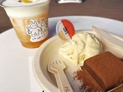 -HUGS coffee(东区店)