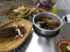 -咏勝锑锅麻辣烫(净居寺路总店)
