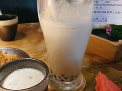 冰铁观音珍珠奶茶-湊湊火锅·茶憩(杭州湖滨银泰in77店)