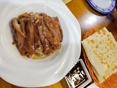 烙饼卷肘子-生活本该如此北京小馆(周庄嘉园店)