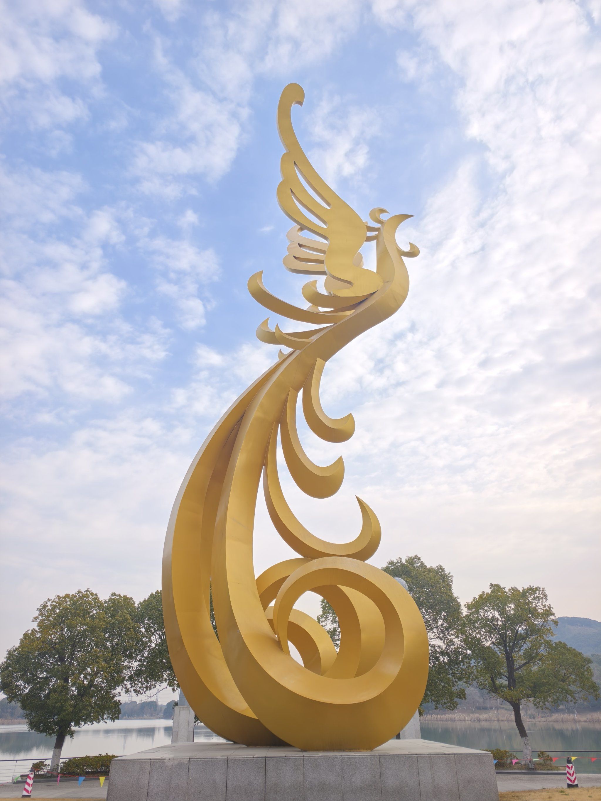 凤凰湖畔晒太阳.🌞#湖边美景